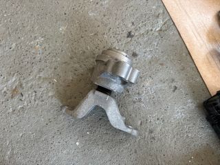 bontott FORD MONDEO V Motor Tartó Bak Jobb